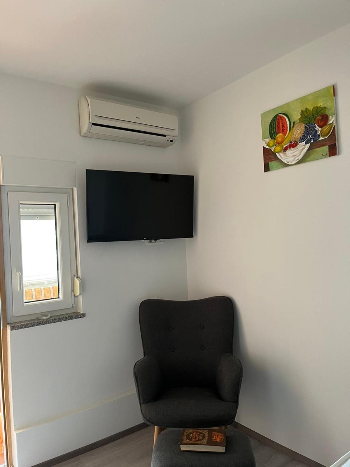 Apartments Vuceric Peroj Pokoj fotografie